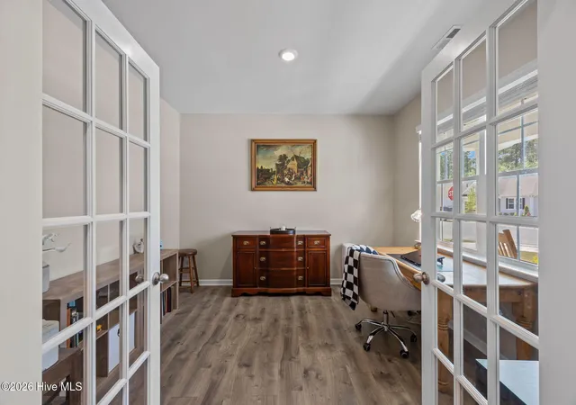 Photo 3 of Single family home for sale at 1015 Montford Dr, New Bern, NC 28562 | MLS# 100602808 | Listing updated on 2026-09-11