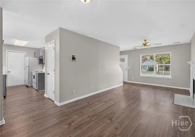 Photo 4 of Single family home for sale at 17 Leeward Dr, Savannah, GA 31419 | MLS# SA363278 | Listing updated on 2026-09-07