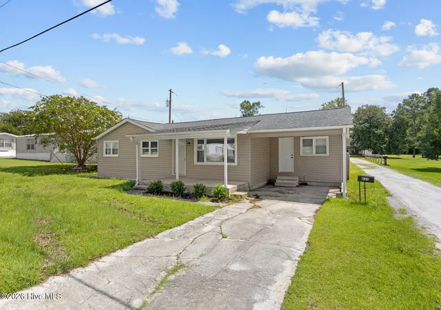 Photo 2 of Single family home for sale at 633 Haws Run Rd, Jacksonville, NC 28540 | MLS# 100602614 | Listing updated on 2026-09-15