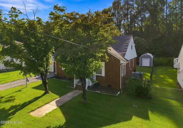 Photo 4 of Single family home for sale at 4048 Pitt St, Ayden, NC 28513 | MLS# 100602350 | Listing updated on 2026-09-09
