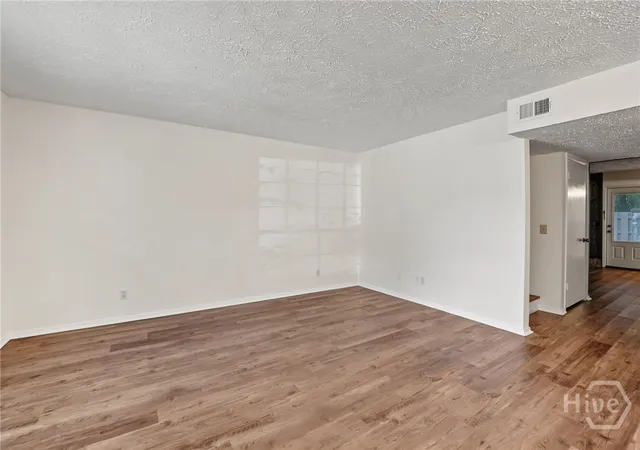 Listing Photo 5 - Condo for sale in building located at 459 Mall Blvd, Savannah, GA 31406 - Unit #69