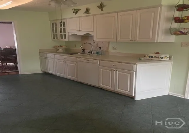Photo 3 of Single family home for sale at 7 Fallowfield Dr, Savannah, GA 31406 | MLS# SA359099 | Listing updated on 2026-09-11