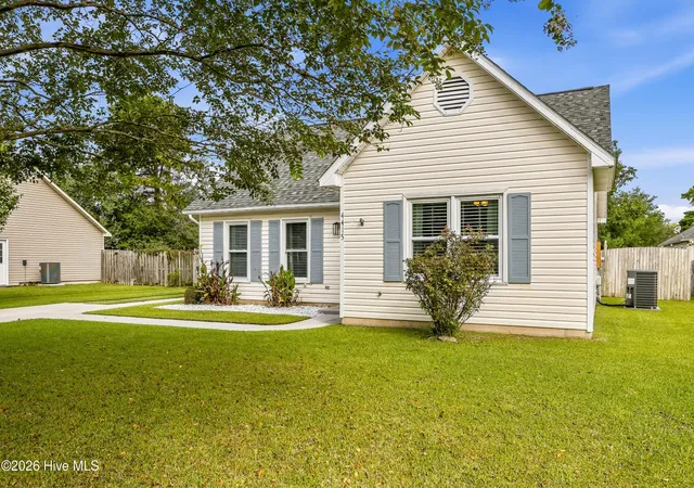 Photo 2 of Single family home for sale at 4415 Woodcroft Ct, Wilmington, NC 28405 | MLS# 100603179 | Listing updated on 2026-09-12