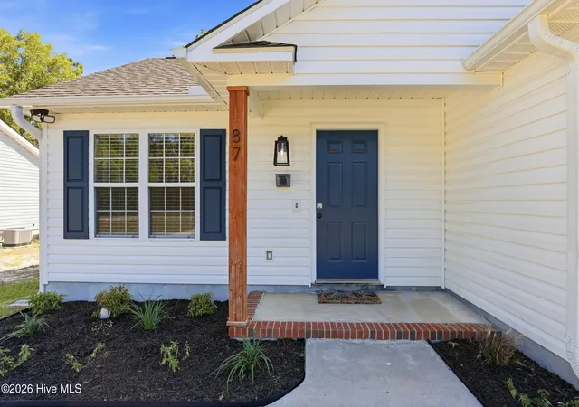 Photo 3 of Single family home for sale at 87 S High Point Rd, Southport, NC 28461 | MLS# 100580193 | Listing updated on 2026-09-12