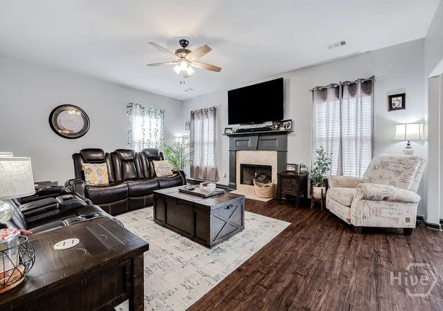 Photo 3 of Single family home for sale at 21 Castle Hl Rd, Savannah, GA 31419 | MLS# SA351331 | Listing updated on 2026-09-14