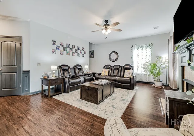 Photo 3 of Single family home for sale at 21 Castle Hl Rd, Savannah, GA 31419 | MLS# SA351331 | Listing updated on 2026-09-14