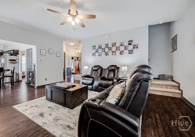 Photo 4 of Single family home for sale at 21 Castle Hl Rd, Savannah, GA 31419 | MLS# SA351331 | Listing updated on 2026-09-14