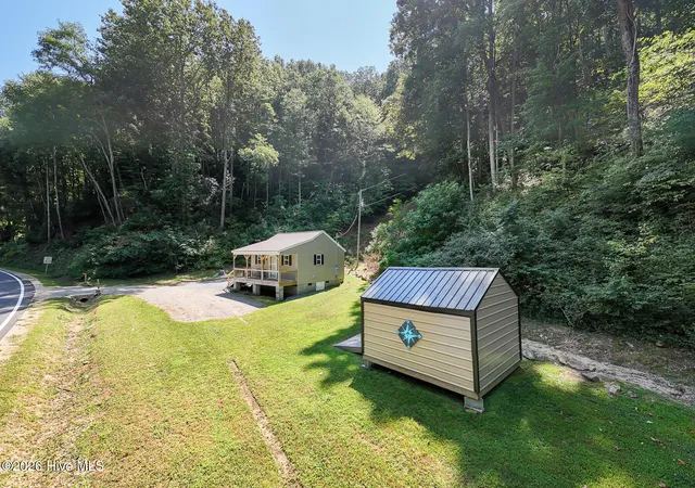 Photo 2 of Single family home for sale at 3807 Fontana Rd, Fontana Dam, NC 28733 | MLS# 100601985 | Listing updated on 2026-09-11