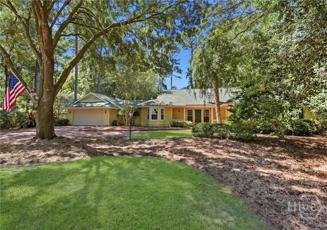 Photo 3 of Single family home for sale at 1 Waterford Ln, Savannah, GA 31411 | MLS# SA363860 | Listing updated on 2026-09-16