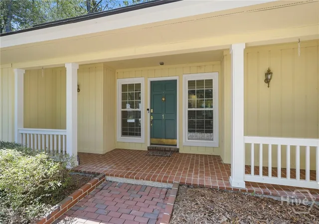 Photo 3 of Single family home for sale at 1 Waterford Ln, Savannah, GA 31411 | MLS# SA363860 | Listing updated on 2026-09-16