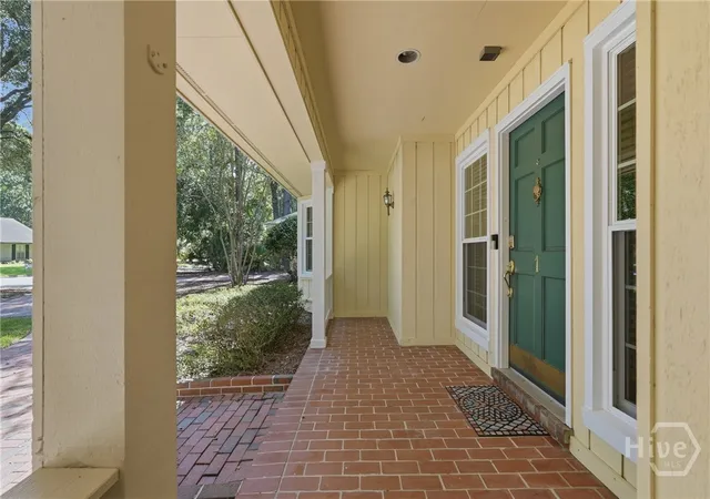 Photo 4 of Single family home for sale at 1 Waterford Ln, Savannah, GA 31411 | MLS# SA363860 | Listing updated on 2026-09-16