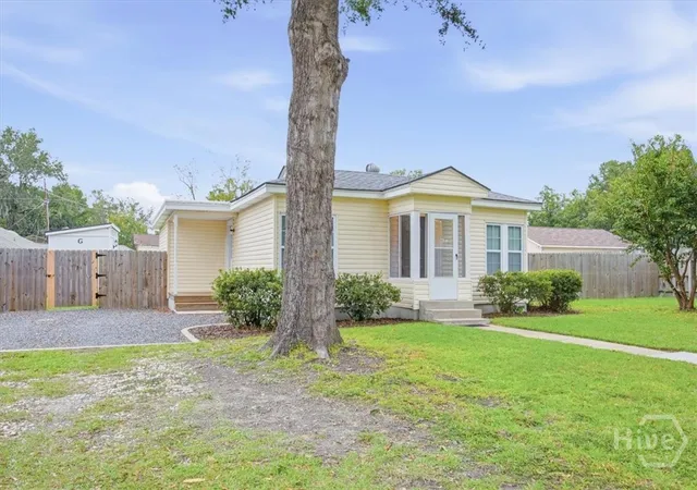 Photo 2 of Single family home for sale at 308 Eugene St, Savannah, GA 31406 | MLS# SA365877 | Listing updated on 2026-10-23