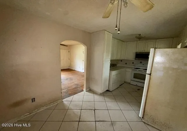 Photo 3 of Single family home for sale at 1005 Lord Thomas Rd, Wilmington, NC 28405 | MLS# 100602908 | Listing updated on 2026-09-11