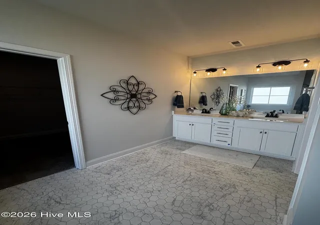 Photo 4 of Single family home for sale at 2726 Eliana Ln, Winterville, NC 28590 | MLS# 100601039 | Listing updated on 2026-09-14