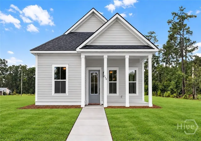 Photo 1 of Single family home for sale at 240 Ledford St, Pembroke, GA 31321 | MLS# SA363930 | Listing updated on 2026-09-11