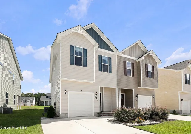 Photo 3 of Townhouse for sale at 237 Shallowbag Bay Ln, Jacksonville, NC 28546 | MLS# 100603221 | Listing updated on 2026-09-14