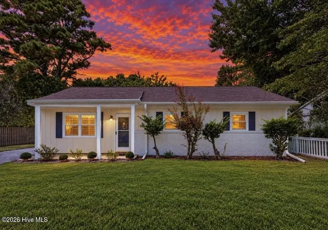 Photo 4 of Single family home for sale at 159 Horndale Dr, Wilmington, NC 28409 | MLS# 100602308 | Listing updated on 2026-09-14