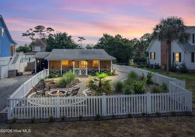 Photo 2 of Single family home for sale at 318 Ne 58th Street, Oak Island, NC 28465 | MLS# 100603087 | Listing updated on 2026-09-13