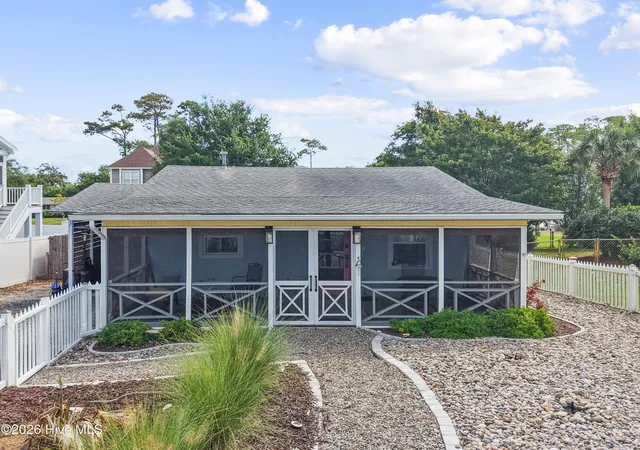 Photo 4 of Single family home for sale at 318 NE 58th Street, Oak Island, NC 28465 | MLS# 100603087 | Listing updated on 2026-09-13