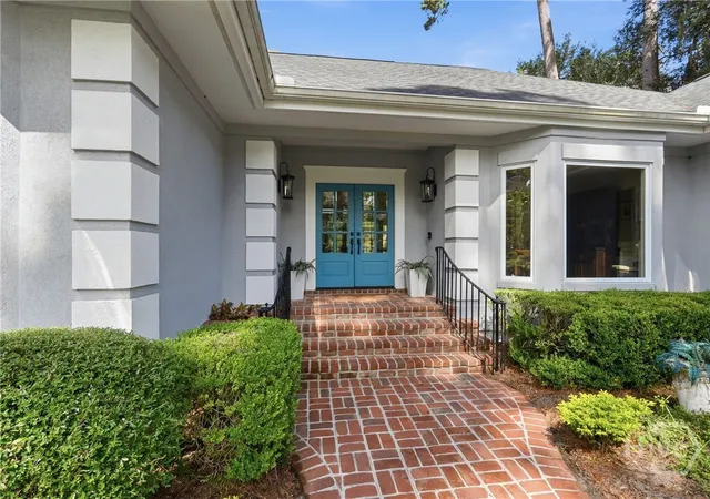 Photo 3 of Single family home for sale at 4 Moonglade Ln, Savannah, GA 31411 | MLS# SA363557 | Listing updated on 2026-09-14