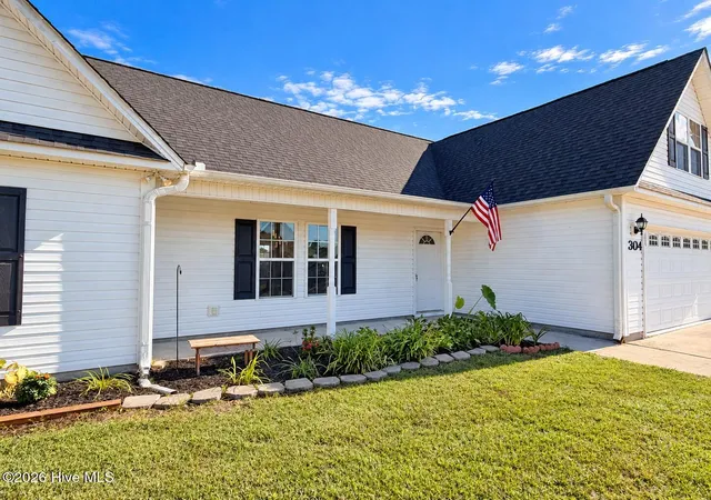 Photo 2 of Single family home for sale at 304 Caleb Ct, Beulaville, NC 28518 | MLS# 100610103 | Listing updated on 2026-10-14