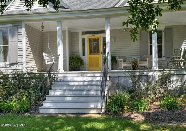 Photo 3 of Single family home for sale at 800 Buncombe St, Edgefield, SC 29824 | MLS# 100608726 | Listing updated on 2026-10-12