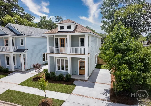 Photo 4 of Single family home for sale at 807 E 36th Street, Savannah, GA 31401 | MLS# SA356812 | Listing updated on 2026-09-04