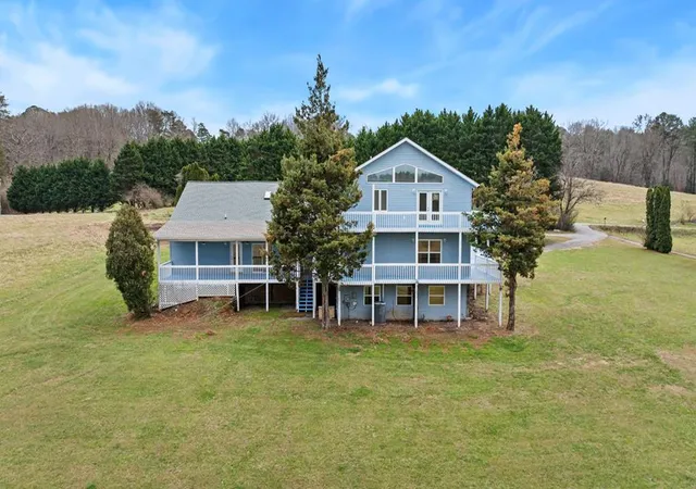 Photo 2 of Single family home for sale at 286 Mccombs Rd, Murphy, NC 28906 | MLS# 98525299 | Listing updated on 2026-10-20