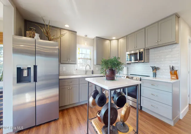 Photo 3 of Condo for sale at 8047 Treasure Dr #Apt 5, Oriental, NC 28571 | MLS# 100603293 | Listing updated on 2026-09-14