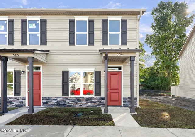 Townhouse for sale at 386 Boyington Pl Rd, Midway Park, NC 28544 | MLS# 100604399