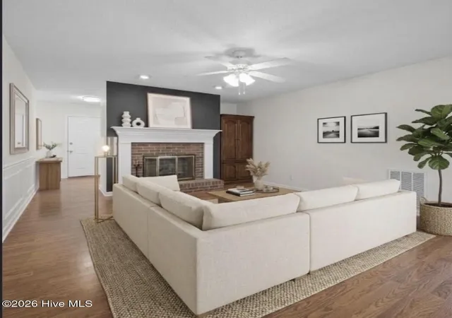 Photo 3 of Single family home for sale at 6200 Strawfield Dr, Wilmington, NC 28405 | MLS# 100598252 | Listing updated on 2026-09-14