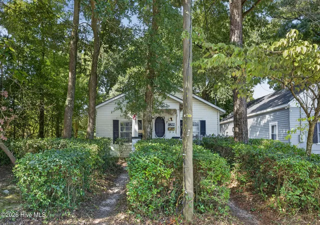 Photo 2 of Single family home for sale at 1822 Waddell St, Wilmington, NC 28401 | MLS# 100603048 | Listing updated on 2026-10-28