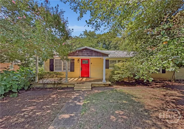 Single family home for sale at 1748 Broad St E, Athens, GA 30601 | MLS# CL363724