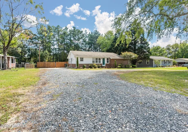 Photo 3 of Single family home for sale at 1708 N Poplar St, Aberdeen, NC 28315 | MLS# 100603490 | Listing updated on 2026-09-14
