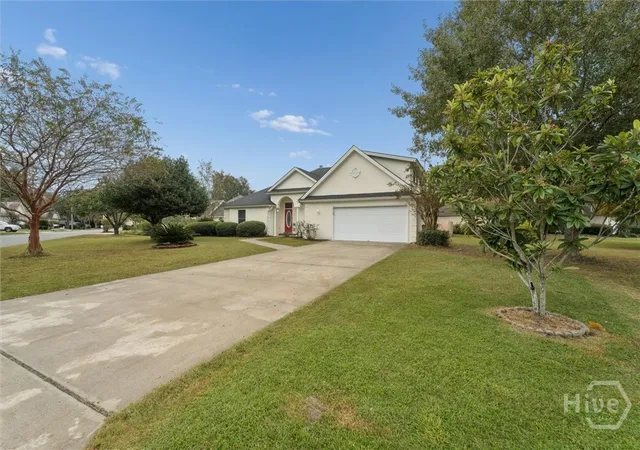 Photo 3 of Single family home for sale at 121 Summer Winds Dr, Savannah, GA 31410 | MLS# SA343424 | Listing updated on 2026-09-04