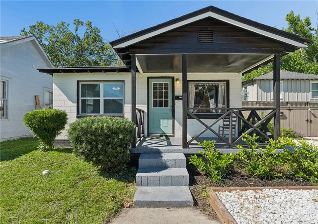 Single family home for sale at 730 E 38th Street, Savannah, GA 31401 | MLS# SA359679 | Listing updated on 2026-09-06