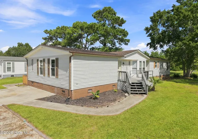 Photo 2 of Manufactured home for sale at 900 Lighthouse Ct, Hampstead, NC 28443 | MLS# 100602418 | Listing updated on 2026-10-05