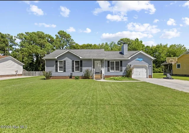 Single family home for sale at 129 Foster Crk Ct, Swansboro, NC 28584 | MLS# 100601324