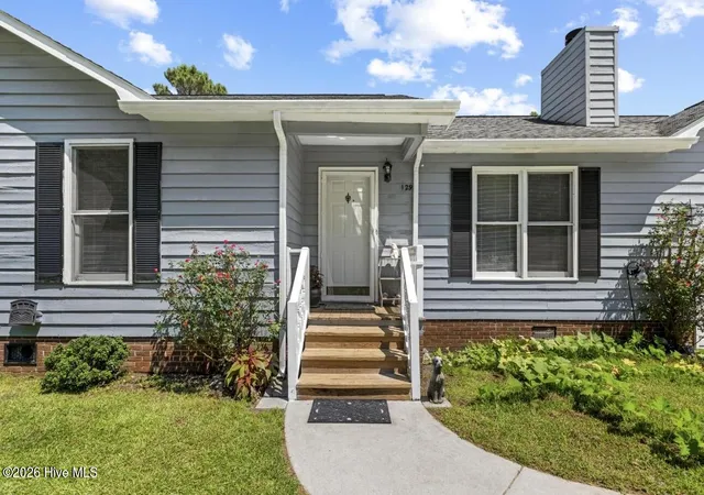 Photo 3 of Single family home for sale at 129 Foster Crk Ct, Swansboro, NC 28584 | MLS# 100601324 | Listing updated on 2026-10-07