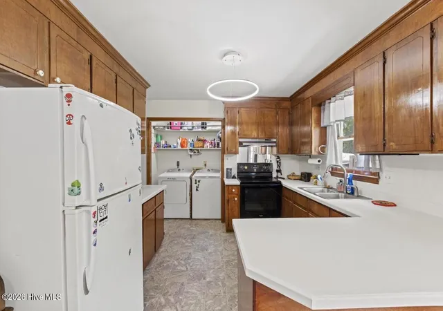 Photo 3 of Single family home for sale at 129 Foster Crk Ct, Swansboro, NC 28584 | MLS# 100601324 | Listing updated on 2026-10-07