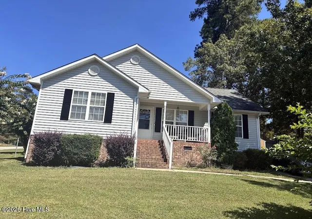 Photo 1 of Single family home for sale at 206 Polly Dr, Oxford, NC 27565 | MLS# 100600468 | Listing updated on 2026-09-10