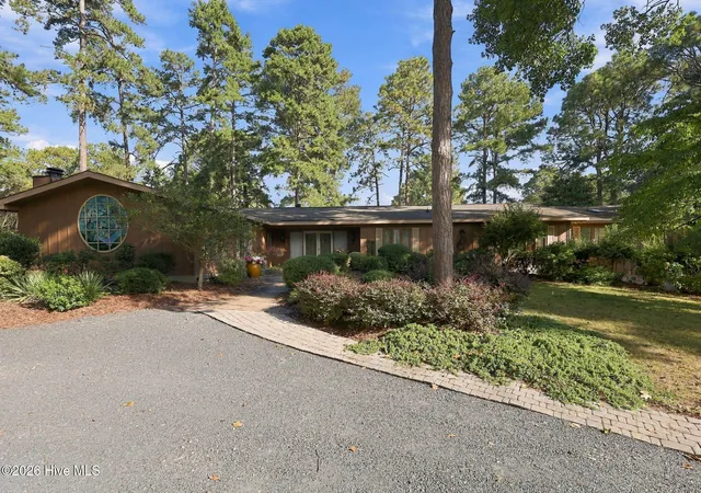Photo 1 of Single family home for sale at 115 Florence Dr, Pinehurst, NC 28374 | MLS# 100610512 | Listing updated on 2026-10-20