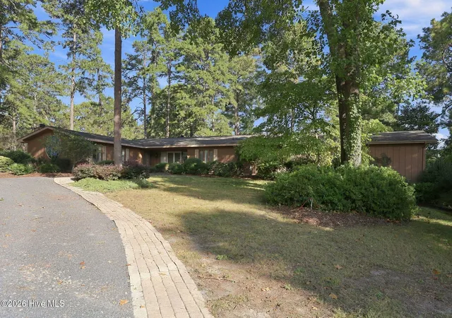 Photo 2 of Single family home for sale at 115 Florence Dr, Pinehurst, NC 28374 | MLS# 100610512 | Listing updated on 2026-10-20