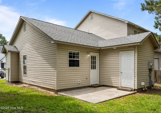 Photo 3 of Townhouse for sale at 1087 W Pueblo Dr, Jacksonville, NC 28546 | MLS# 100601590 | Listing updated on 2026-09-15