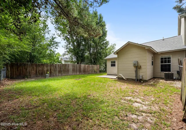 Photo 4 of Townhouse for sale at 1087 W Pueblo Dr, Jacksonville, NC 28546 | MLS# 100601590 | Listing updated on 2026-09-24