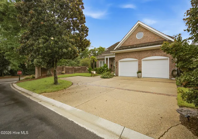 Photo 2 of Single family home for sale at 1916 Inverness Ln, Wilmington, NC 28405 | MLS# 100598970 | Listing updated on 2026-09-07