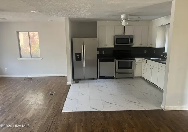 Photo 4 of Single family home for sale at 5315 Andover Rd, Wilmington, NC 28403 | MLS# 100602750 | Listing updated on 2026-09-16