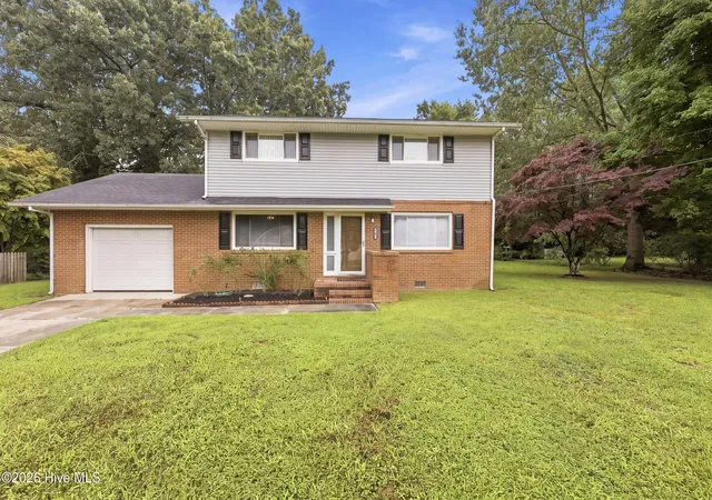 Photo 1 of Single family home for sale at 1700 Crescent Dr, Elizabeth City, NC 27909 | MLS# 100590920 | Listing updated on 2026-09-07