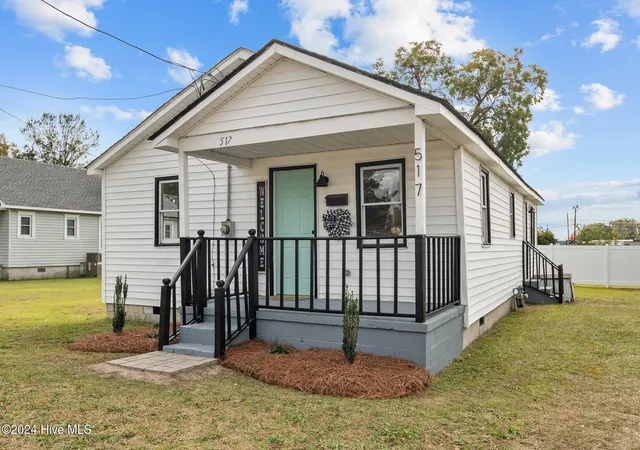 Photo 1 of Single family home for sale at 517 W 7th Street, Washington, NC 27889 | MLS# 100601890 | Listing updated on 2026-09-09