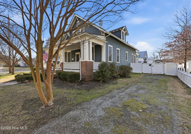Photo 3 of Single family home for sale at 501 N Broad St, Edenton, NC 27932 | MLS# 100600514 | Listing updated on 2026-10-01